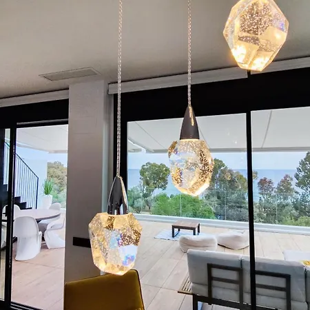 Allonbay Sea Front Luxury Penthouse Apartment *