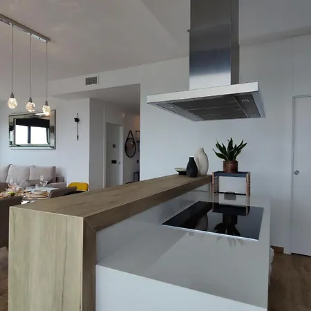 Allonbay Sea Front Luxury Penthouse Apartment *