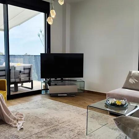 Allonbay Sea Front Luxury Penthouse Apartment